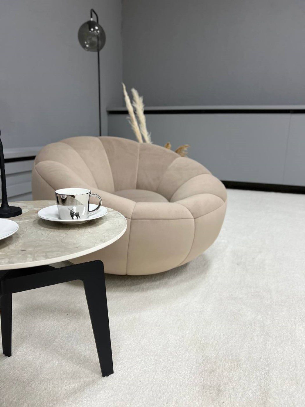 Alternative view of Armchair Fiore