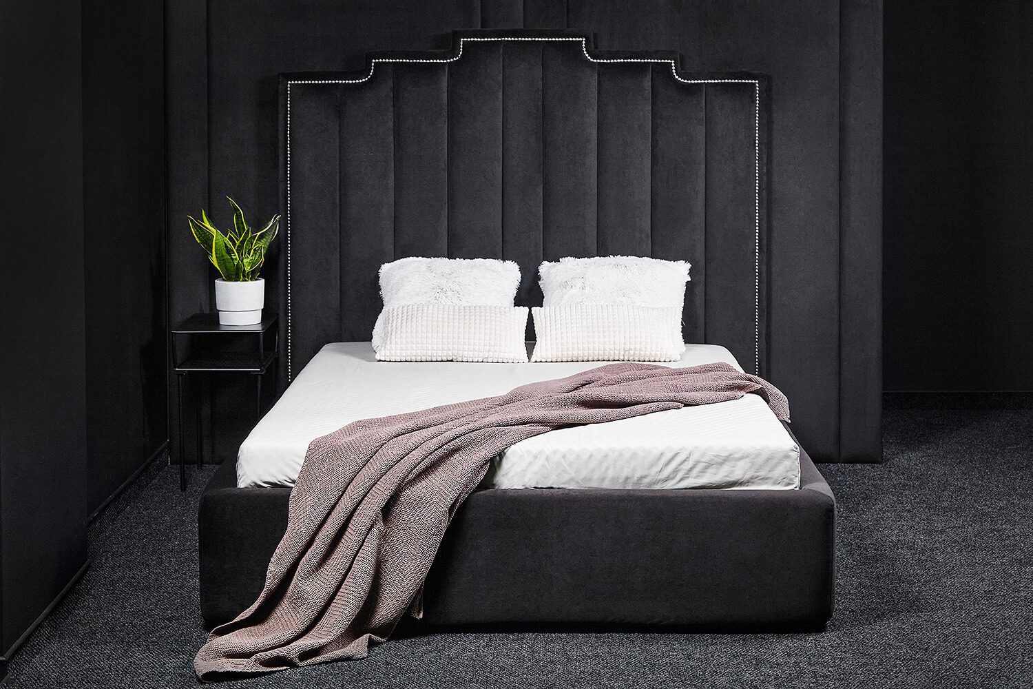 Alternative view of Bed Ritter