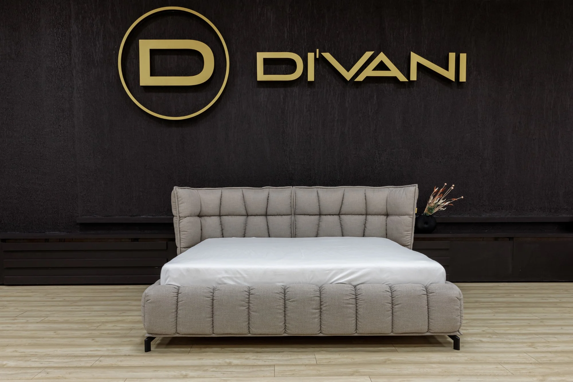 Современная мягкая кровать TENDER с высоким изголовьем и ящиком для хранения — изображение 8