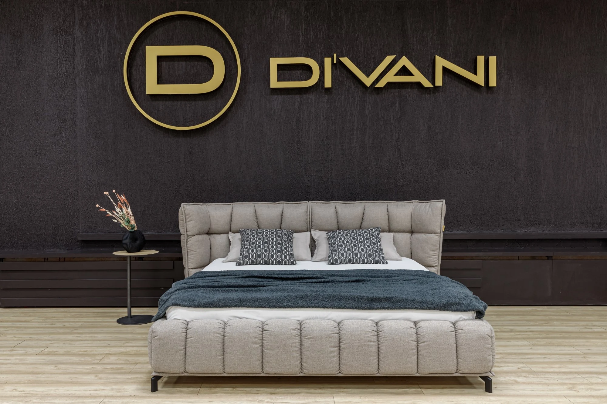 Pat tapițat TENDER – design modern cu tablie moale